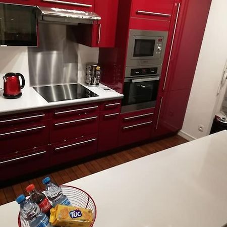 Joli Appartement Avec Jardin Et 2 Parkings Prives Argenteuil Luaran gambar