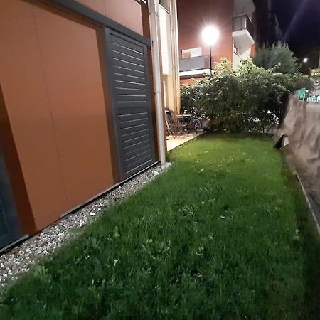 Joli Appartement Avec Jardin Et 2 Parkings Prives Argenteuil Luaran gambar