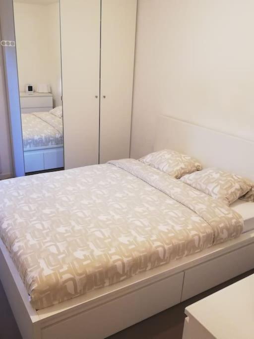 Joli Appartement Avec Jardin Et 2 Parkings Prives Argenteuil Luaran gambar